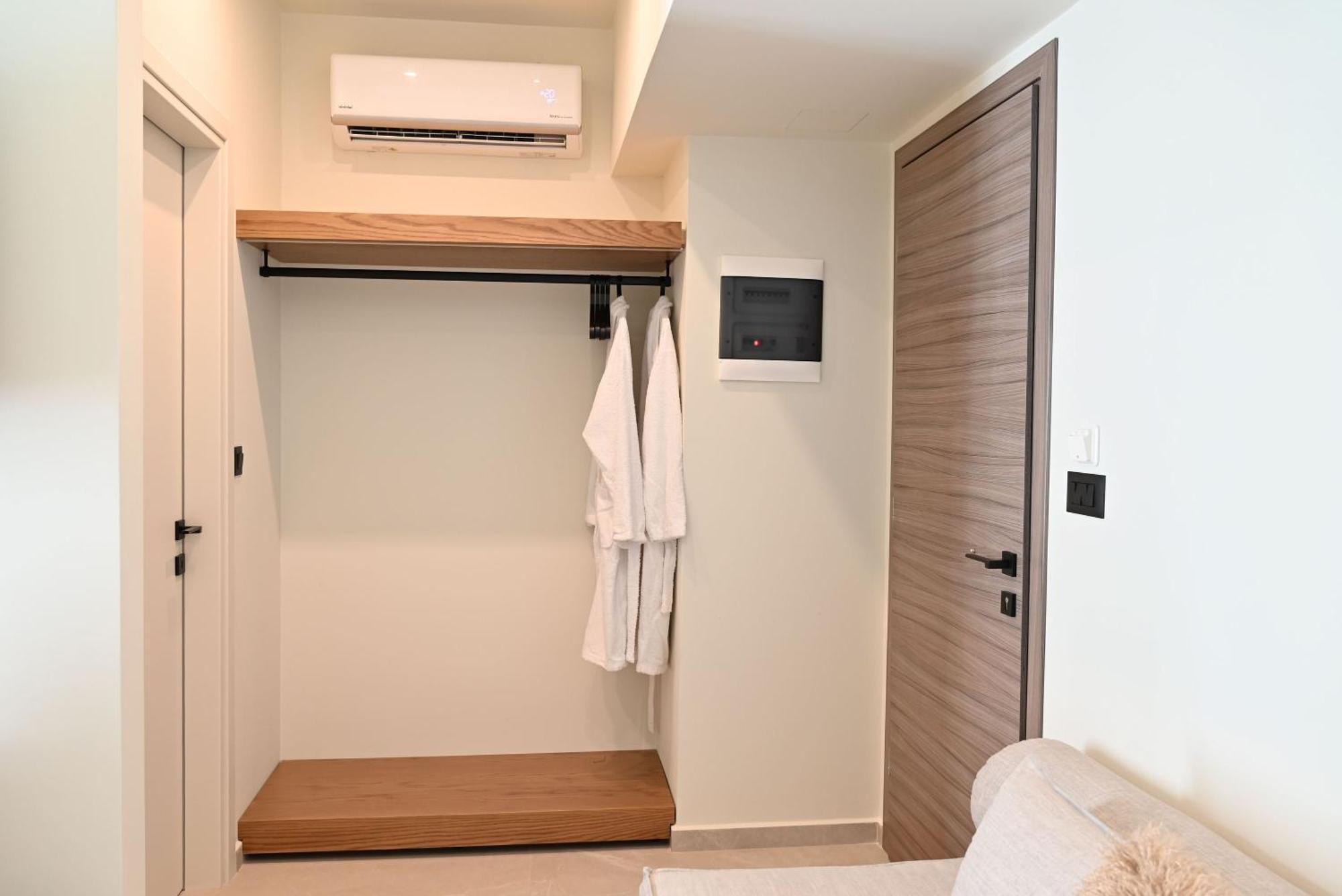 Rhotheon Suites In Ялисос Екстериор снимка