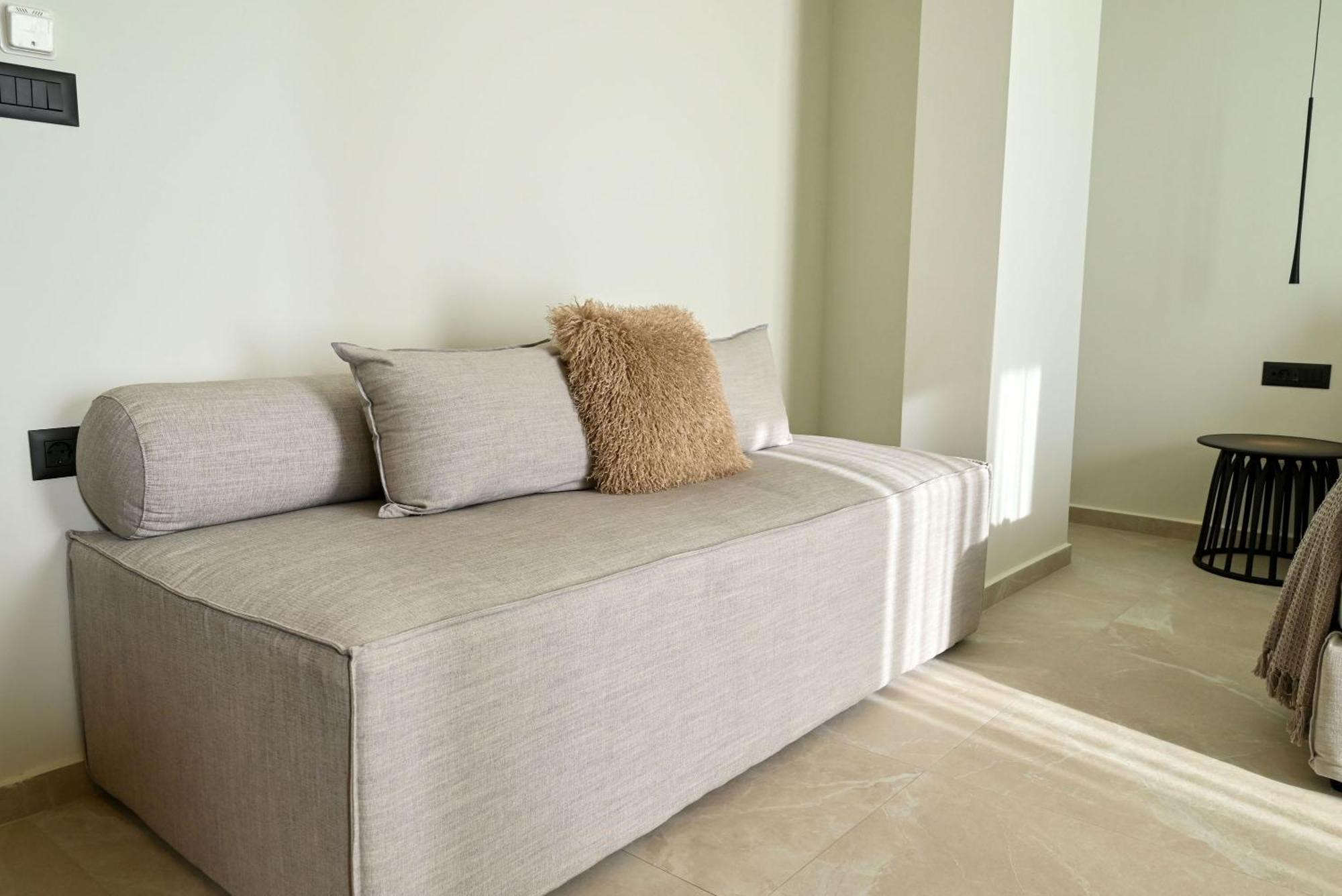 Rhotheon Suites In Ялисос Екстериор снимка