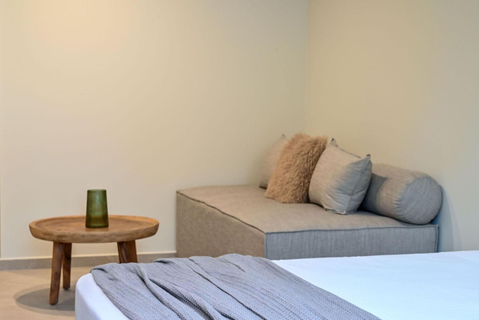 Rhotheon Suites In Ялисос Екстериор снимка