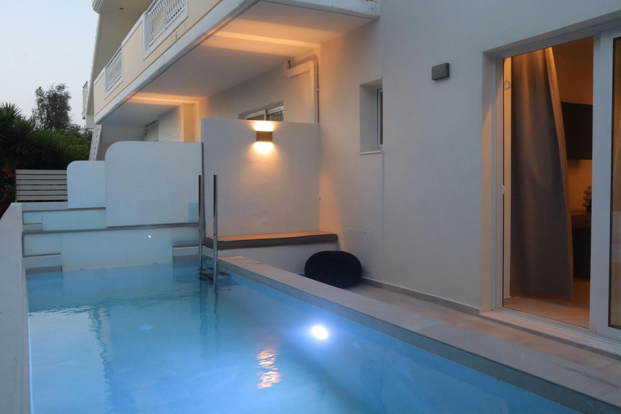 Rhotheon Suites In Ялисос Екстериор снимка